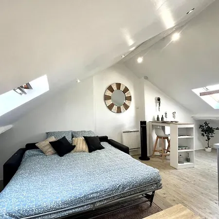 The Little French Studio - *