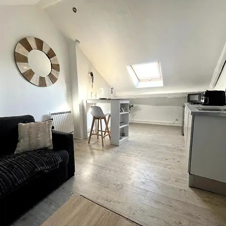 The Little French Studio - *